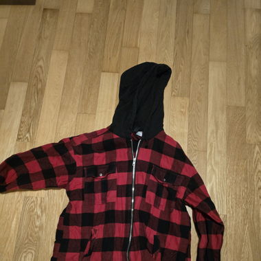 Verschiedene Pullover 
