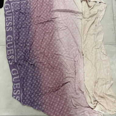 Sciarpa Guess a foulard