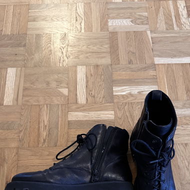 Cooler Schnürchen Stiefel