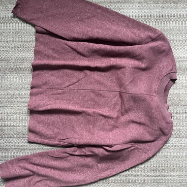 Zwei Strickpullover