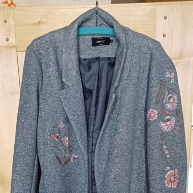 Grauer Herbst Mantel