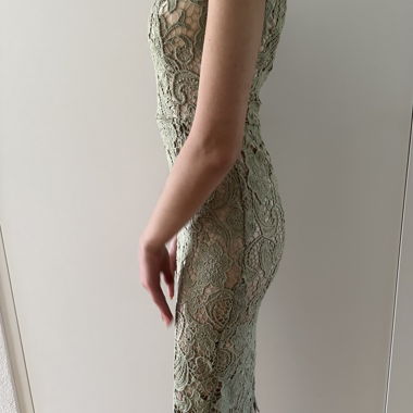 Sehr schönes modernes Abendkleid mit BH Cups