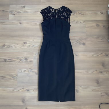 Robe crayon noire en dentelle