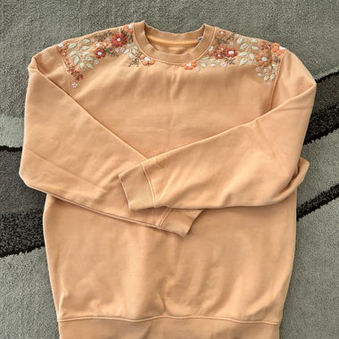 Pull brodé