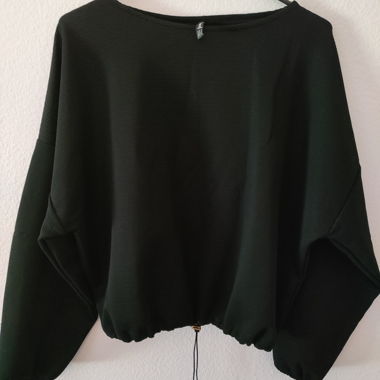 Black loose top