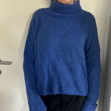 Pull à col roulé bleu