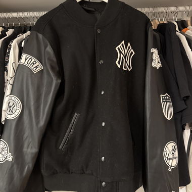 New Era College Jacke