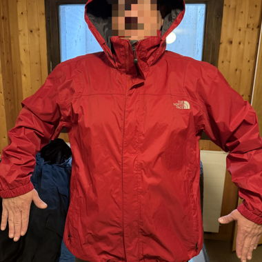Giacca antipioggia The North Face rossa