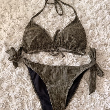 Schwarzer- und Gold-Bikini