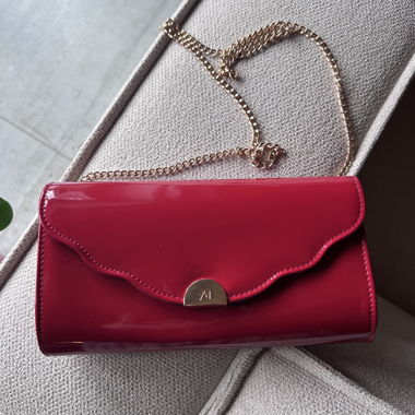 Sac bandoulière en vernis rouge