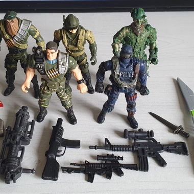 Set Military Action Figures with Accessories