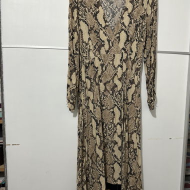 Long-sleeve dress with snake pattern