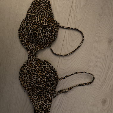 Bikini leopardato Bershka