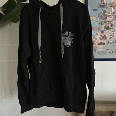 Hoodie noir à motif graphique