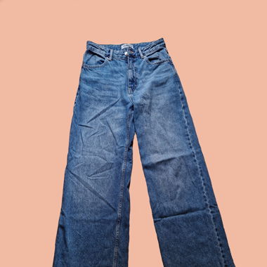 Wide-Leg Jeans