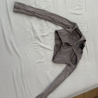Long-sleeve top with cut-outs