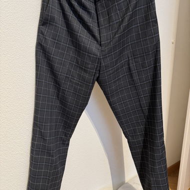 Elegante Slim-Fit Stoffhose mit Karomuster von H&M