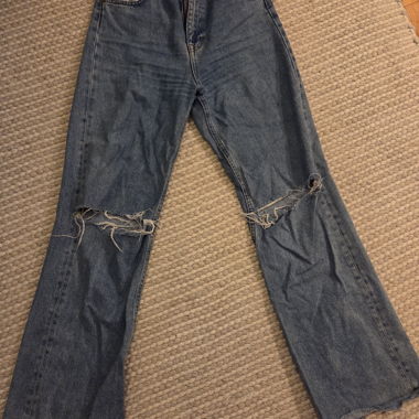 Jeans Zara avec des déchirures