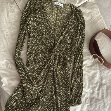 Mango-Blumenkleid