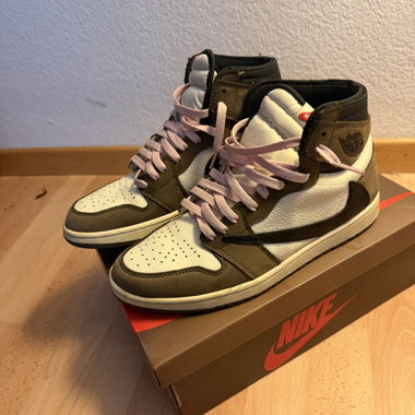 Nike Air Jordan 1 High OG Travis Scott