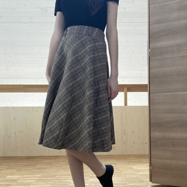 plaid skirt midi