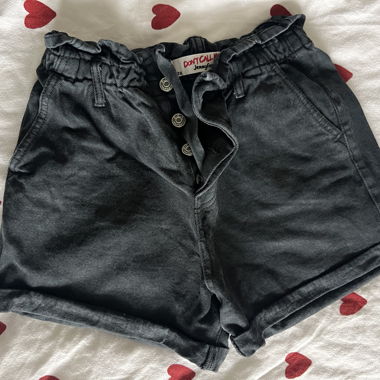 Schwarze Denim-High-Waist-Shorts
