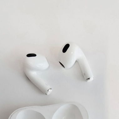 Apple AirPods (2. Generation) mit kabellosem Ladecase