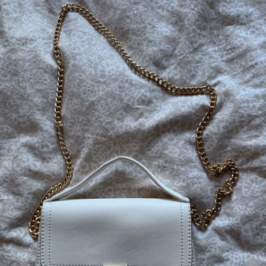 Deux sacs, noir et blanc 