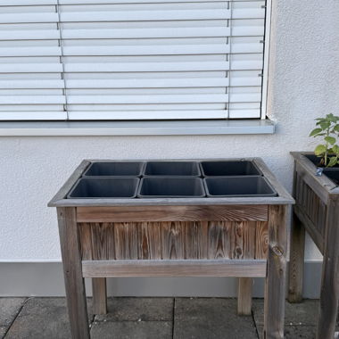 Holz Hochbeet mit 6 Töpfen