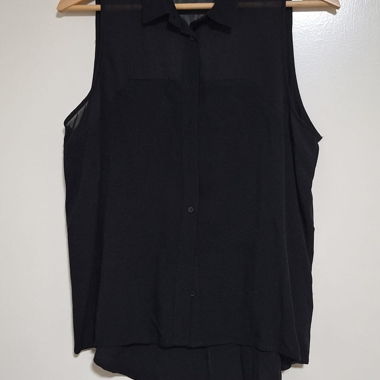 Sleeveless shirt