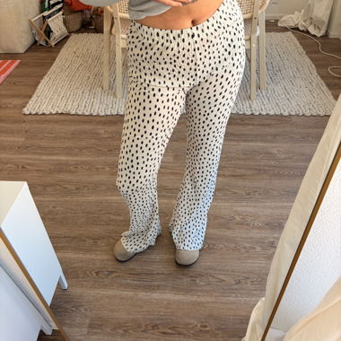 Pantaloni a pois