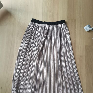 Metallic Pleated Skirt