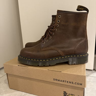 Dr. Martens Dark Tan