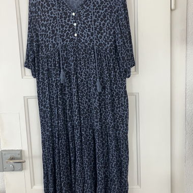 Kleid blau Leopardenmuster Gr. M Neuwertig