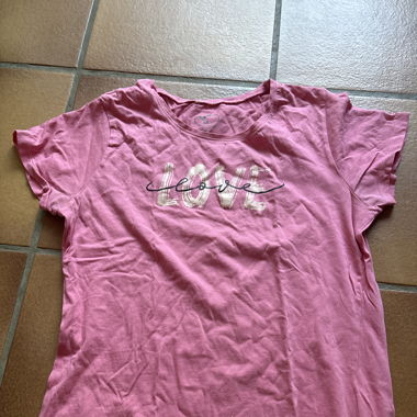 Love T-Shirt