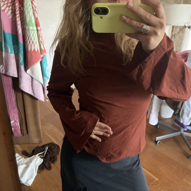 rots long-sleeve with wide sleeves
