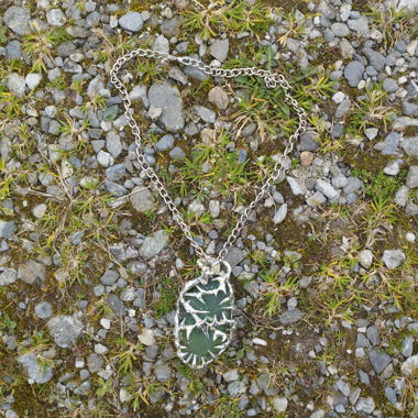 Hostile Necklace Spicy Green