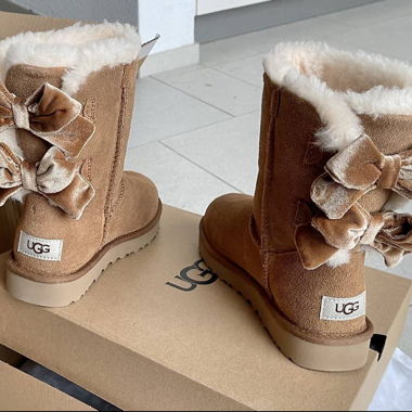 Sehr süsse UGG Bailey Bow Schneestiefel / Grösse 37