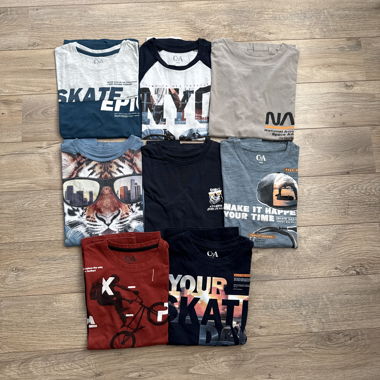 Lot de 8 T-shirts manches longues T. 146-152