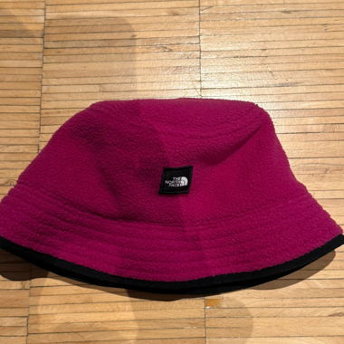 The North Face bucket hat rosa scuro