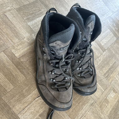 Lowa Wanderschuhe 