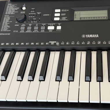 Yamaha PSR-E363 Keyboard Stand and Stool Set