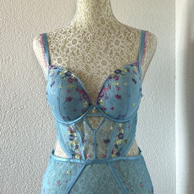 Body en dentelle bleu