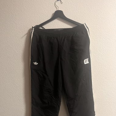Adidas NTS Jogginghose 