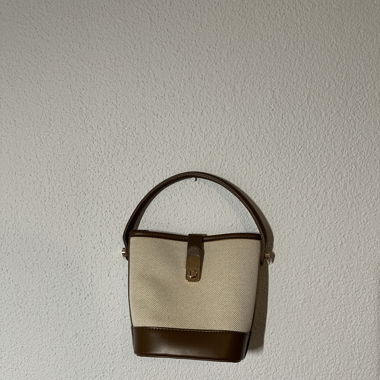 1 Umhängetaschen