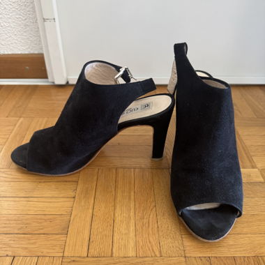 Sandales en daim noires a talon