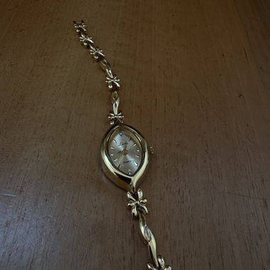 Goldene Armbanduhr