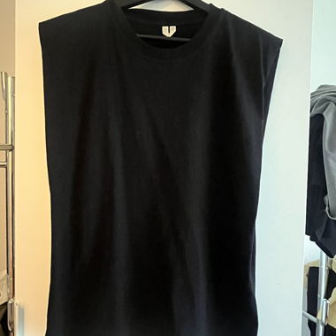T-shirt Arket senza maniche nero