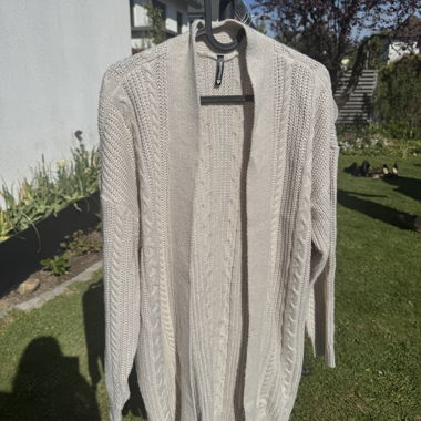 Cardigan beige en maille