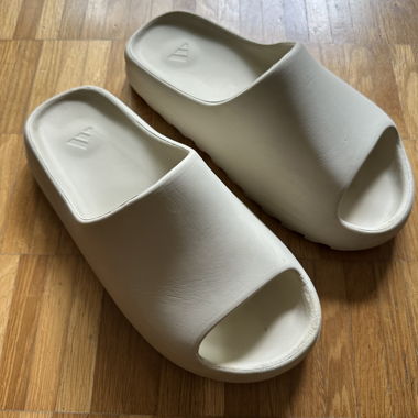 Yeezy Slides